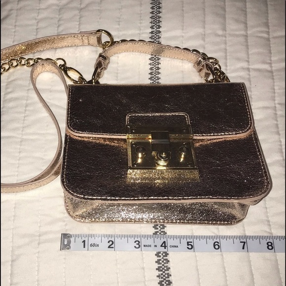 Steve Madden Gold Rose Gold Top Handle Front Clasp Partial Mini Crossbody - Picture 7 of 12
